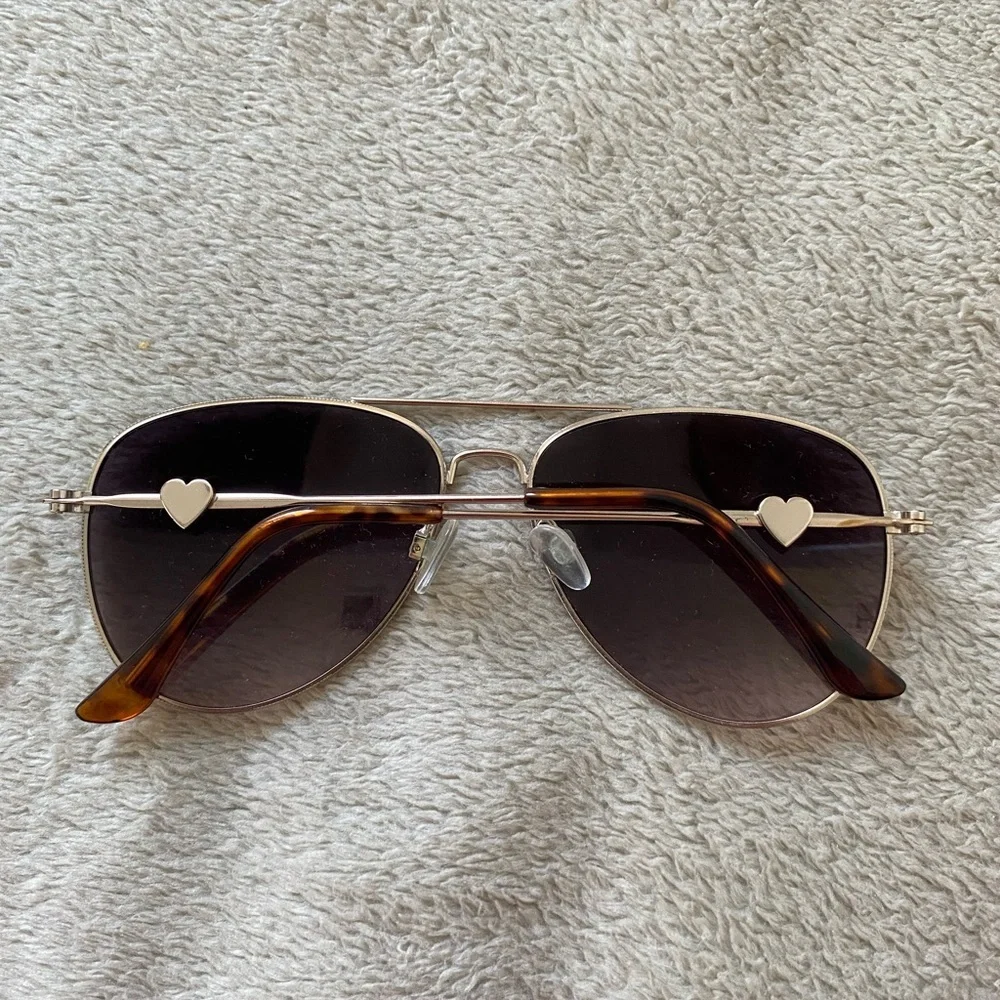 Assorted Sunglasses - Picture 3 of 9